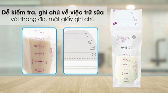 Ghi số lượng sữa và ngày tháng lên túi để dễ dàng theo dõi và bảo quản