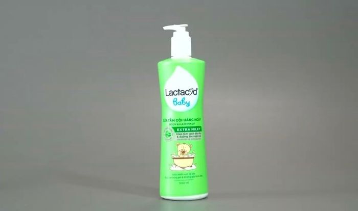 Sữa tắm & gội 2 trong 1 cho bé Lactacyd Extra Milky với hương thơm dịu nhẹ, dung tích 500 ml (phù hợp mọi lứa tuổi)