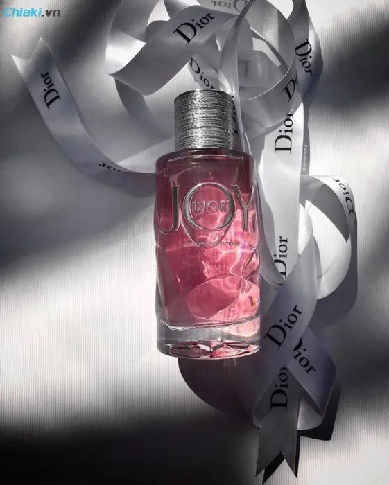 Nước hoa nữ Dior Joy Eau De Parfum Intense mang hương thơm mềm mại, rực rỡ