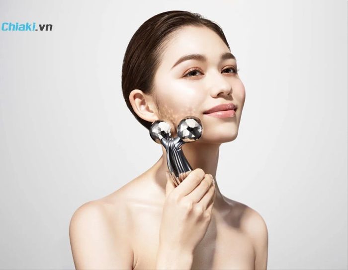 Công cụ massage mặt nâng cơ Refa Carat Ray Face