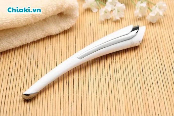 Thiết bị massage mắt Lifetrons EM-700