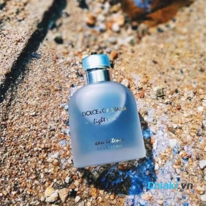 Nước hoa hương biển Dolce & Gabbana Light Blue Eau Intense Pour Homme