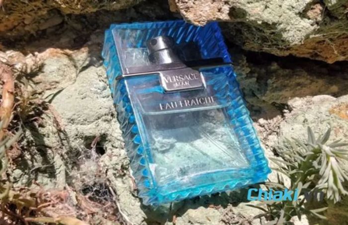 Nước hoa hương biển Versace Man Eau Fraiche