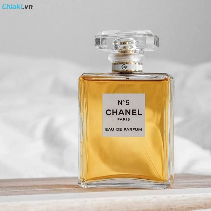 Nước hoa Chanel No5 Eau De Parfum hương ngọt pha chút mãnh liệt