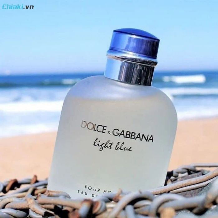 Nước hoa nam mùi nhẹ mát Dolce Gabbana Light Blue Pour Homme được lấy cảm hứng từ vùng Địa Trung Hải