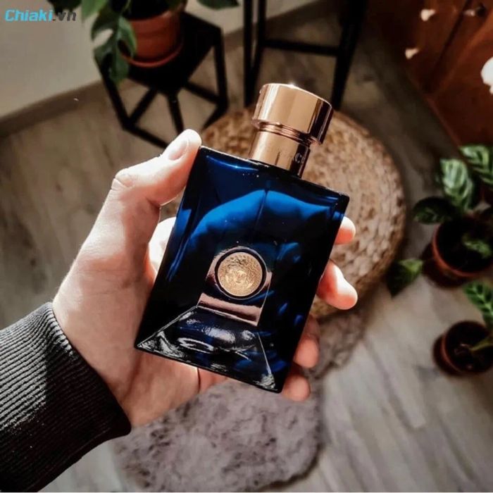 Dòng nước hoa Versace Pour Homme Dylan Blue EDT với hương thơm phù hợp cho nam giới