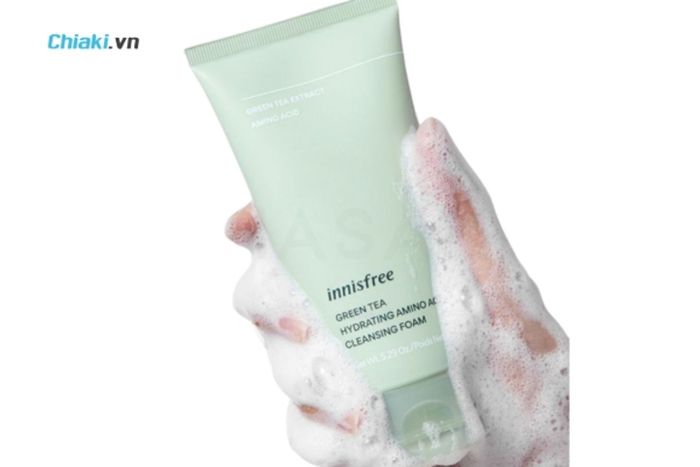 Dung dịch làm sạch da mặt từ trà xanh Innisfree Green Tea Cleansing Foam