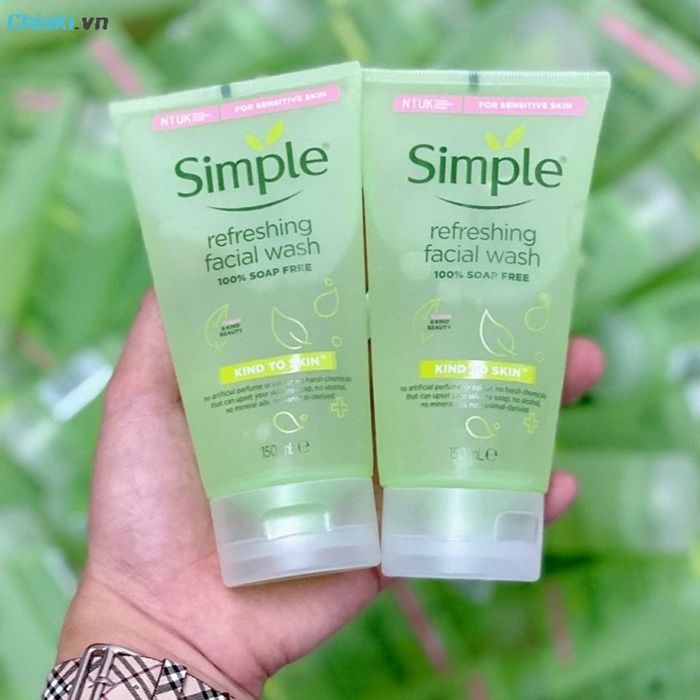 Sữa rửa mặt Simple Kind To Skin Refreshing Facial Wash với thành phần an toàn, dịu nhẹ