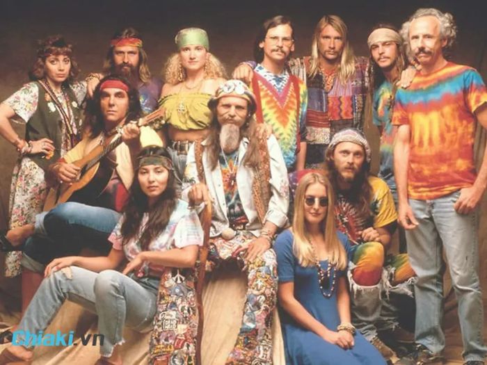 Tóc xoăn Hippie là kiểu tóc phù hợp cho cả nam và nữ