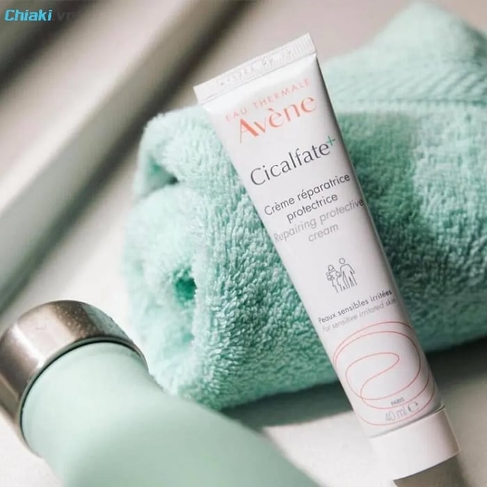 Kem dưỡng ẩm Avene Cicalfate Repair Cream giúp phục hồi da dầu mụn