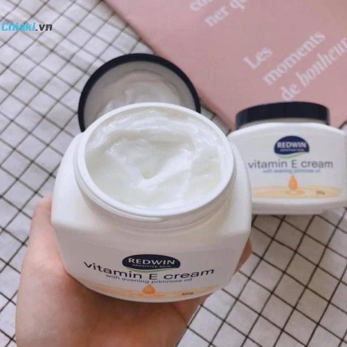 Kem dưỡng da mềm mịn Redwin Vitamin E cream của Úc