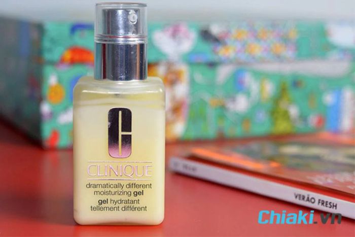 Kem dưỡng ẩm Clinique cho da dầu mụn - Dramatically Different Moisturizing Gel