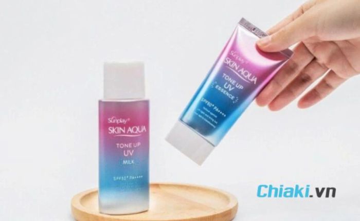 Kem chống nắng Skin Aqua tím