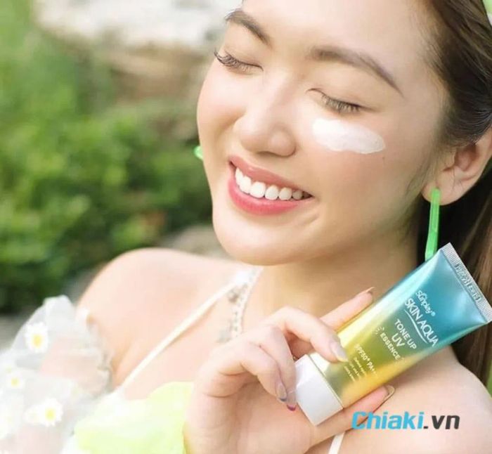 Cách sử dụng kem chống nắng Skin Aqua