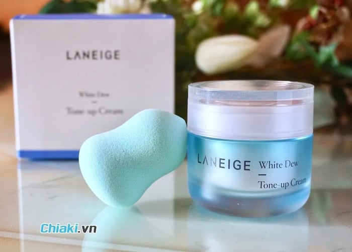 Kem dưỡng ẩm Laneige cho da nhạy cảm White Dew Tone Up Cream