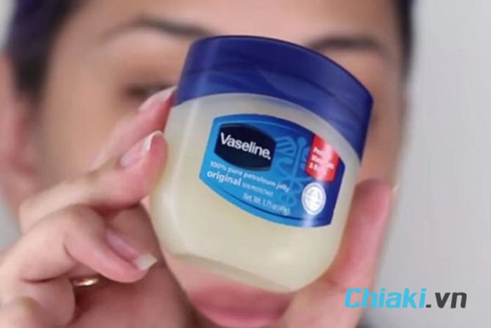 Kem dưỡng ẩm giá cả phải chăng cho da khô từ Vaseline