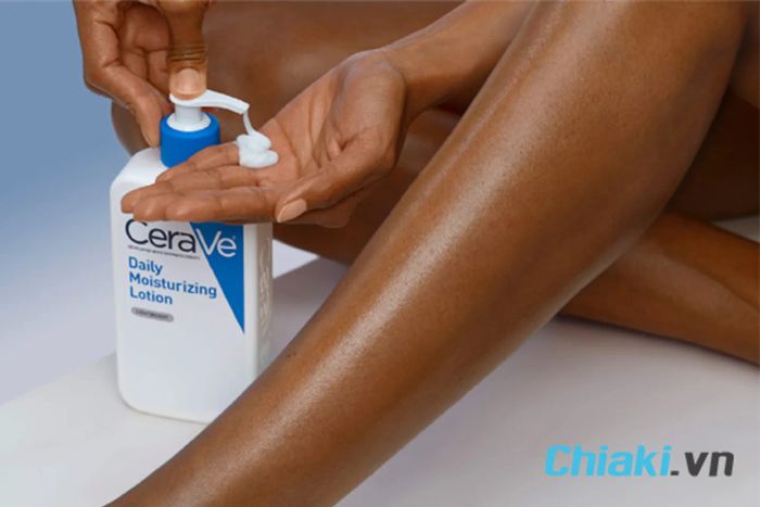 Kem dưỡng ẩm body cho da khô nhạy cảm CeraVe Daily Moisturizing