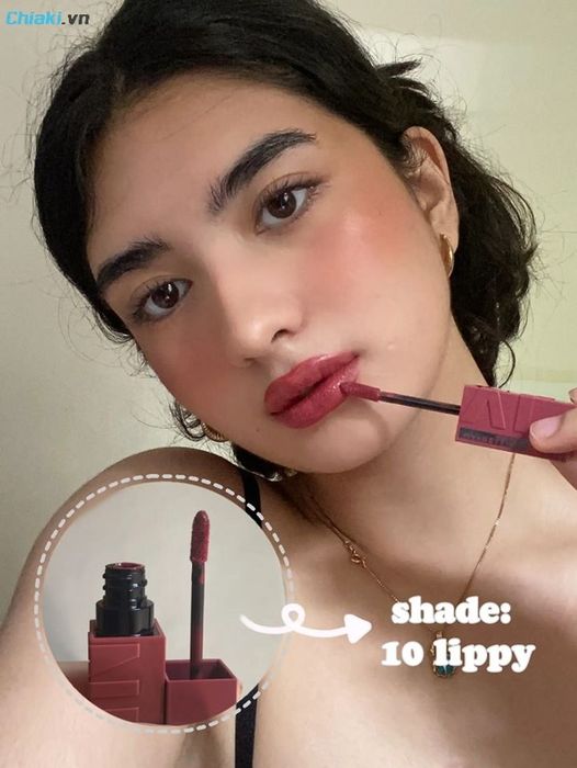 Son màu hồng dâu siêu lì Maybelline Vinyl Ink 10 Lippy