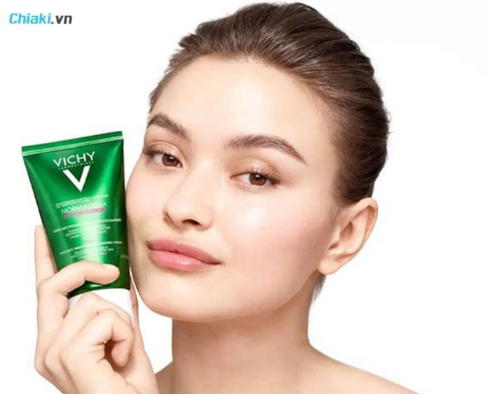 Sữa rửa mặt Vichy phù hợp với nhiều loại da khác nhau