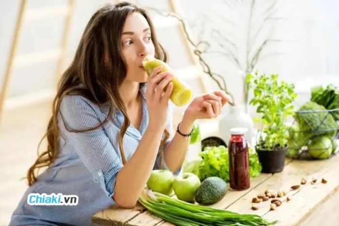 Nhịn ăn cấp tốc bằng phương pháp detox kéo dài có thể gây hại cho cơ thể, suy giảm chức năng cơ bản và gây rối loạn dinh dưỡng.