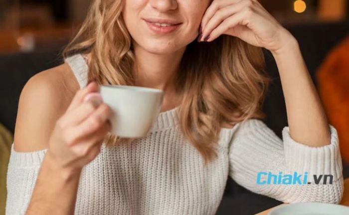 Cà phê chứa caffeine giúp giảm cảm giác đói