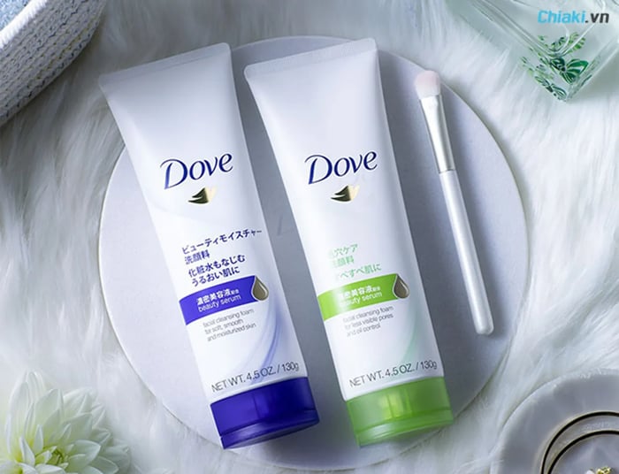 Sản phẩm sữa rửa mặt Dove Beauty Serum.