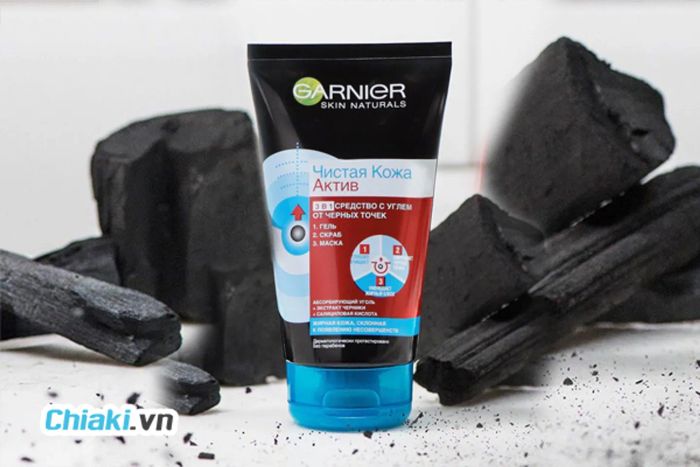 Sữa Rửa Mặt Garnier Cho Da Dầu Mụn Skinactive 3 Trong 1