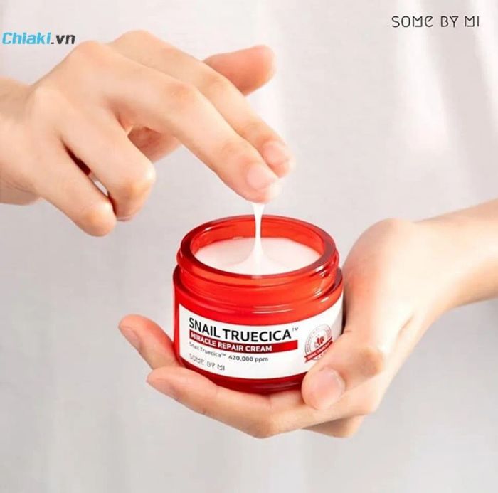 Kem dưỡng da ốc sên Some By Mi Snail Truecica Miracle Repair Cream