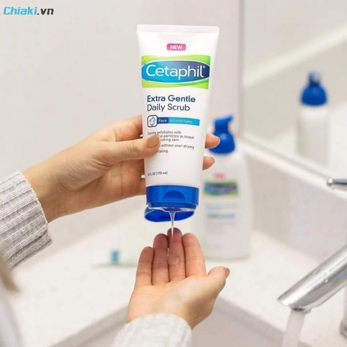 Sữa rửa mặt Cetaphil cho da khô Extra Gentle Daily Facial Scrub