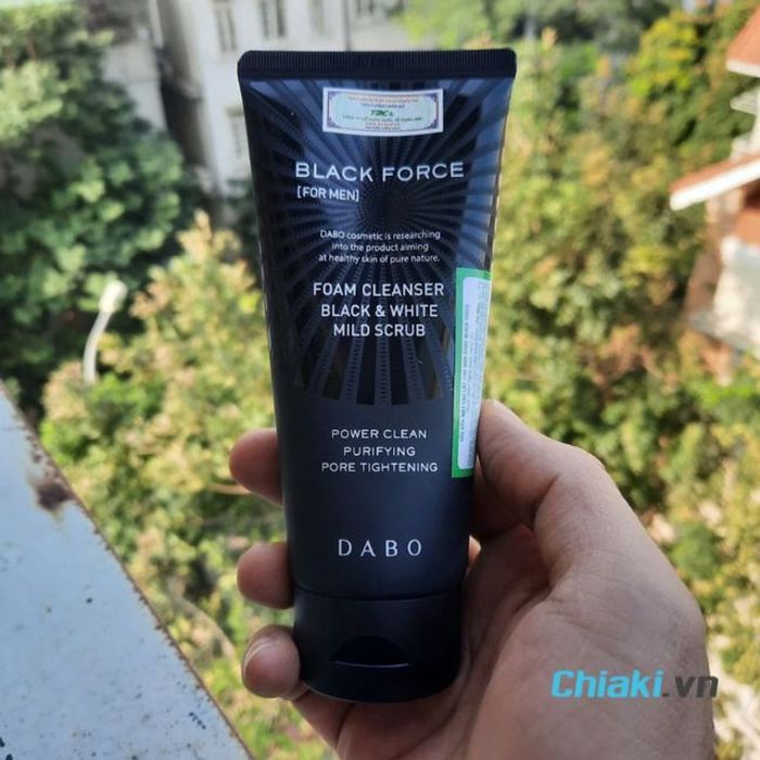 Sữa rửa mặt dành cho nam da dầu mụn Dabo Black Force For Men 