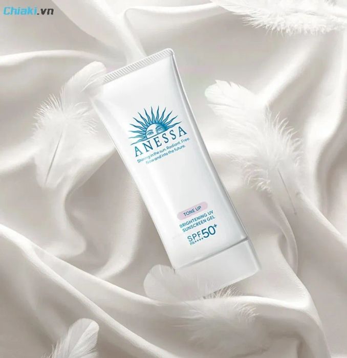 Kem chống nắng nâng tone không bết dính Anessa Whitening UV Sunscreen Gel