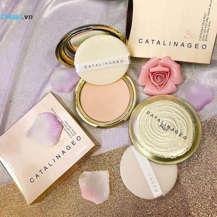 Phấn phủ siêu mịn Geo Lamy Catalina Golden Pact