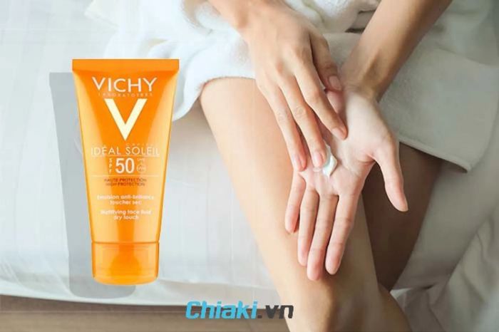 Kem chống nắng làm dịu da cho tuổi dậy thì Vichy Idéal Soleil SPF50