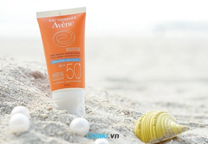 Kem chống nắng Avene Very High Protection SPF50+ là lựa chọn hàng đầu cho tuổi dậy thì.