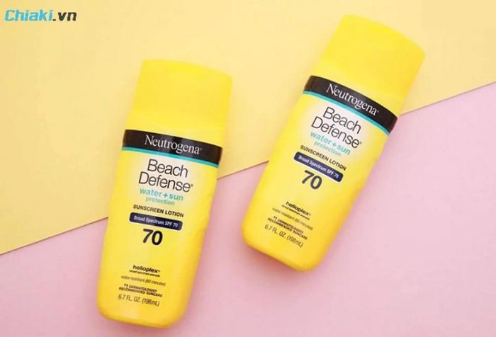 Kem chống nắng toàn thân Neutrogena Beach Defense SPF70 