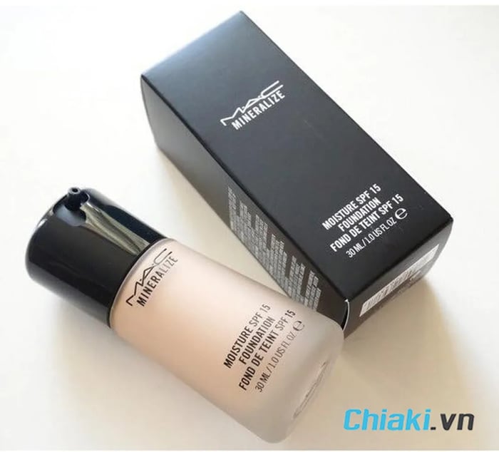 Đánh giá về kem nền MAC Mineralize Moisture