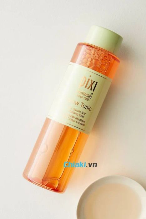 Nước hoa hồng Pixi Glow Tonic với AHA 5% giúp cải thiện cấu trúc da