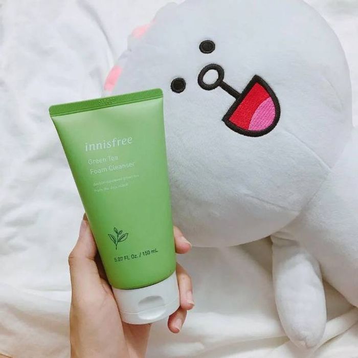 Sữa rửa mặt Innisfree Green Tea Foam Cleanser - sản phẩm làm trắng da Hàn Quốc