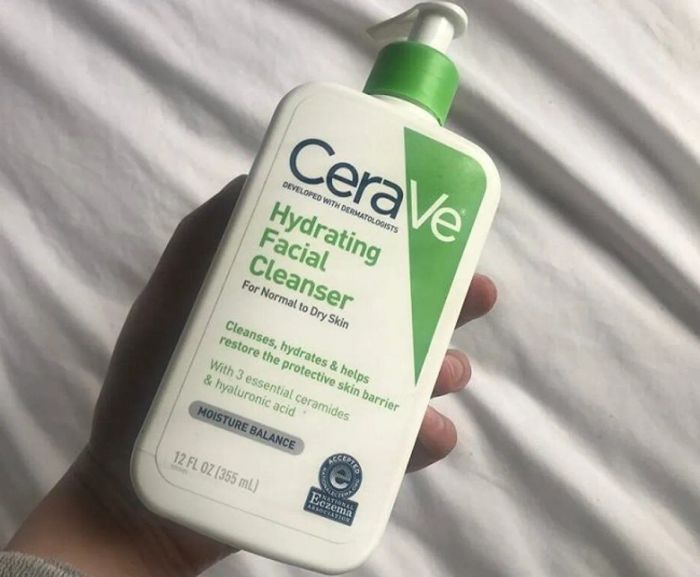 Sữa rửa mặt dành cho da khô của CeraVe