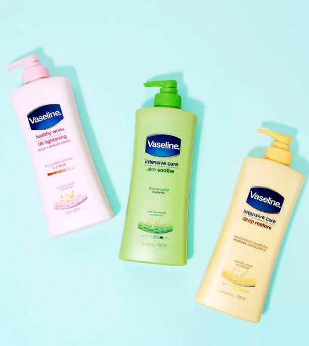 Sữa dưỡng thể trắng da Vaseline Intensive Care 