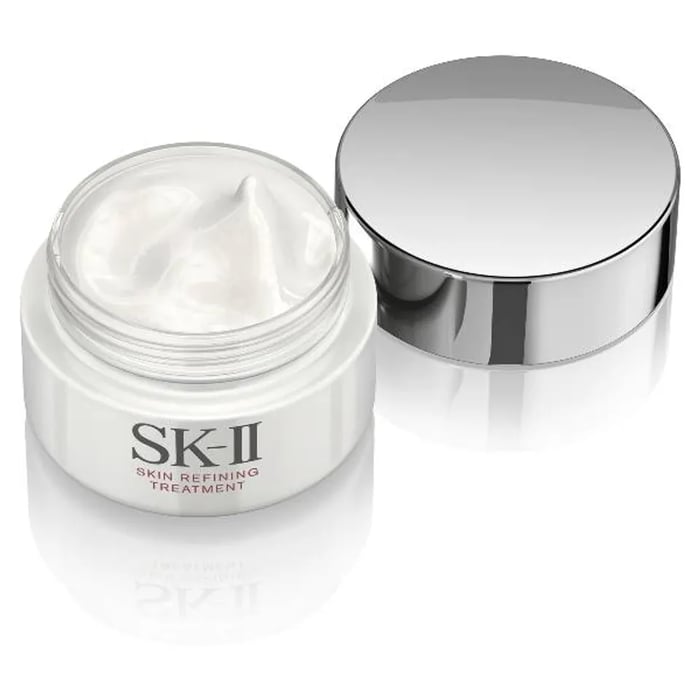 Kem dưỡng ẩm se khít lỗ chân lông của Nhật SK-II Skin Refining Treatment có kết cấu chất kem khá đặc