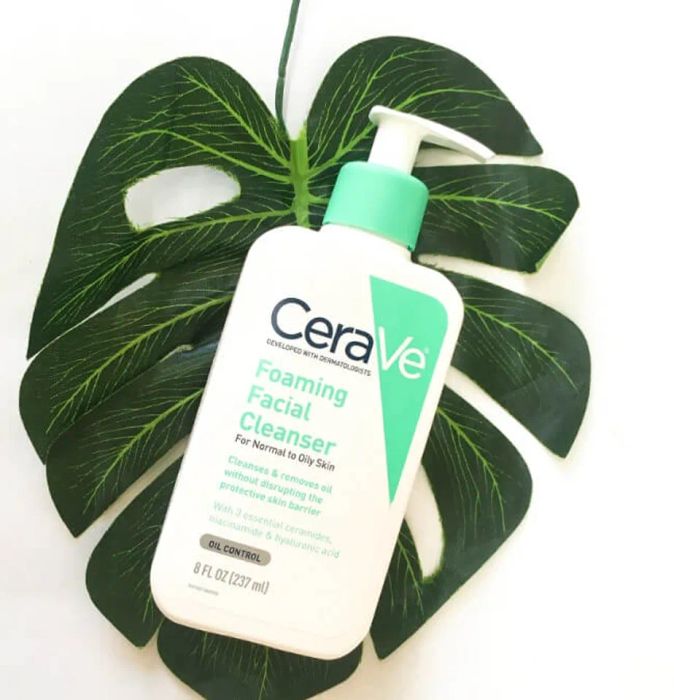 Sữa rửa mặt CeraVe cho da dầu mụn - CeraVe Foaming Facial Cleanser