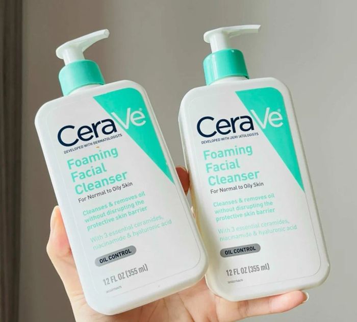 Sữa rửa mặt CeraVe Foaming Facial Cleanser