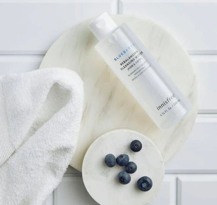 Tẩy trang Innisfree Blueberry Rebalancing Cleansing Water