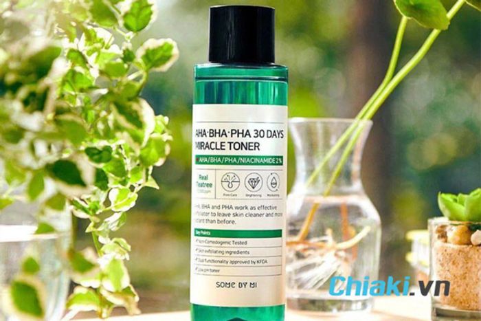 Toner Some By Mi giúp trị mụn và se khít lỗ chân lông