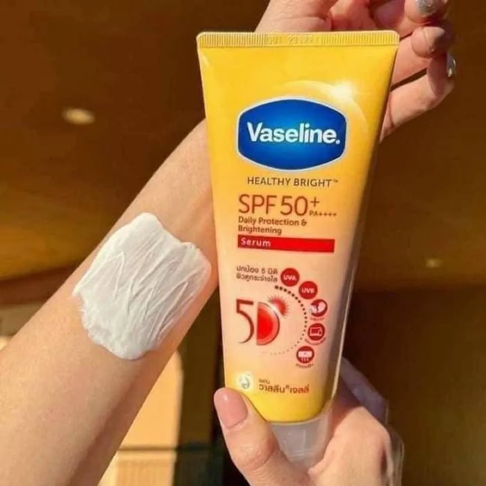 Sữa Dưỡng Thể Trắng Da Chống Nắng Vaseline 50x SPF 50 PA ++