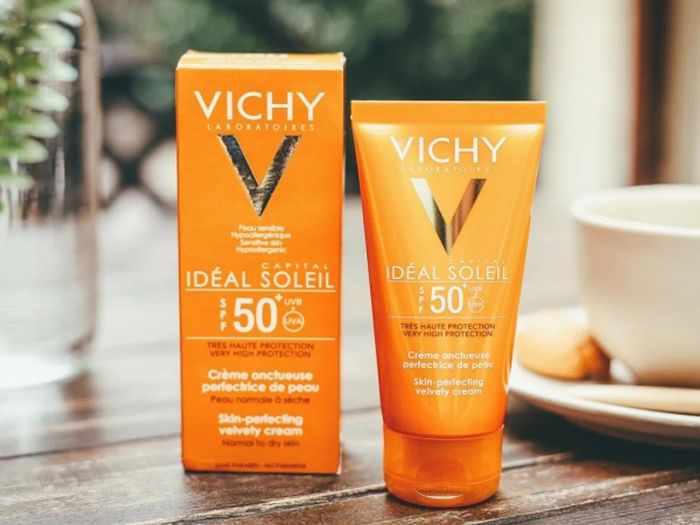 Kem chống nắng cho da hỗn hợp dầu mụn Vichy Idéal Soleil SPF50