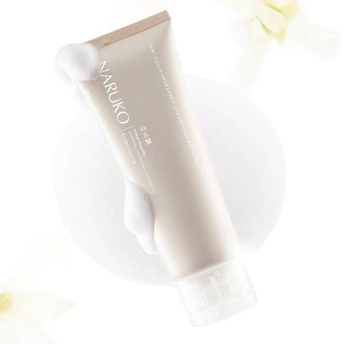 Sữa rửa mặt không tạo bọt dành cho da khô Naruko Magnolia Brightening And Firming