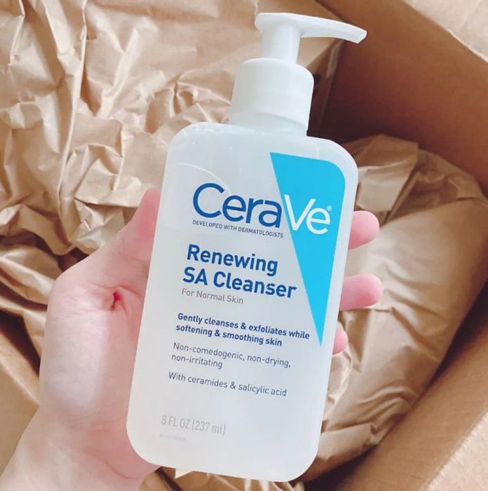 Sữa rửa mặt CeraVe cho da dầu mụn - CeraVe Renewing SA Cleanser