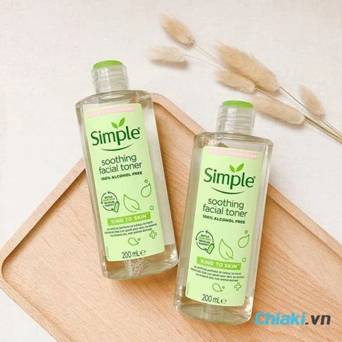 Toner Simple Kind To Skin Soothing dành cho tuổi dậy thì giá cả phải chăng